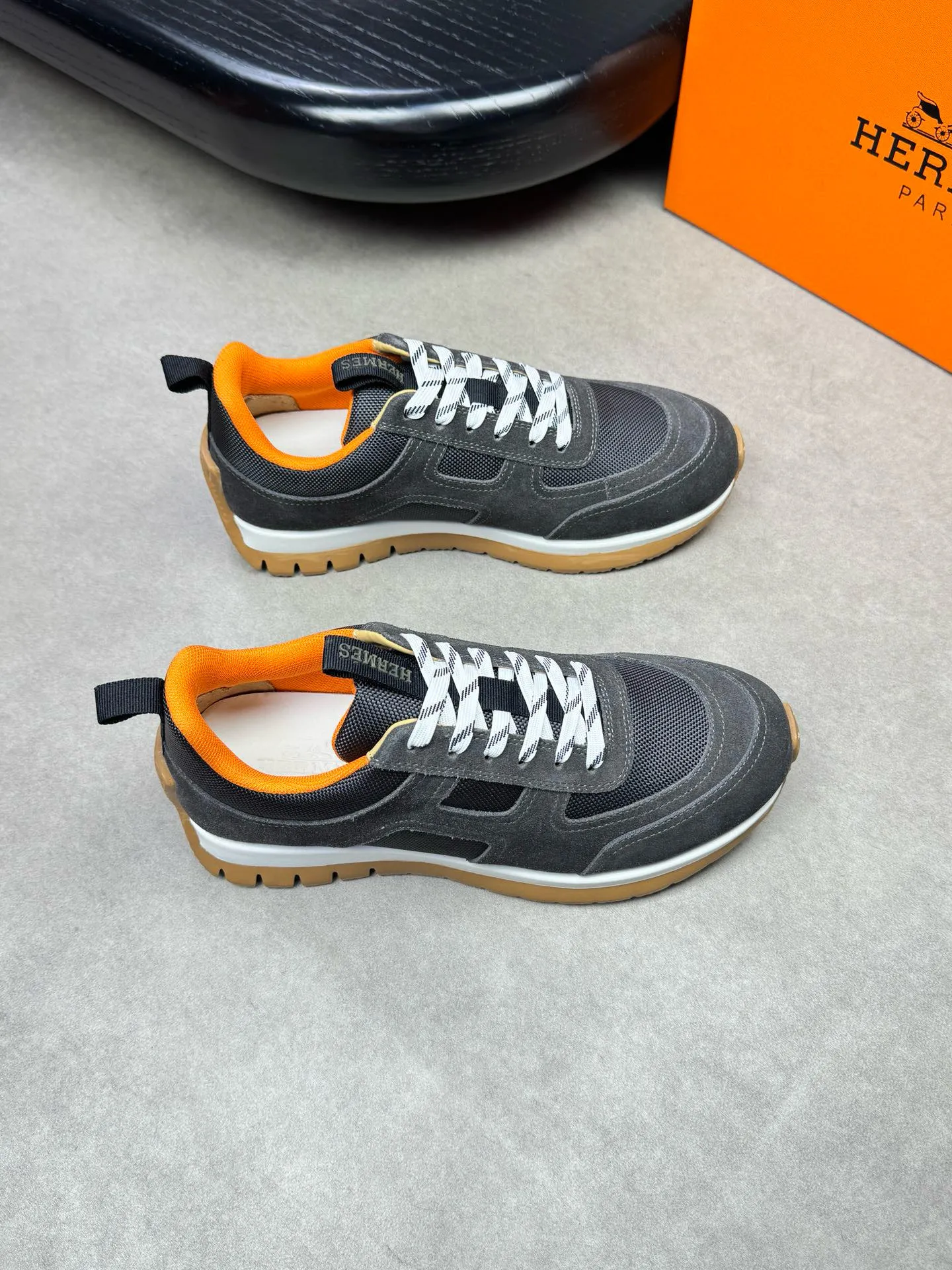 [HERMES] Hermès men's shoes 💰680💰 - high-end quality original items 🔍🔍🔍 casual sports shoes - upper: 🔝 suede environmentally friendly leather, brand high mercerized canvas body with forged ´H´ totem, tongue webbing injection molded brand logo - lining: brand canvas, foot pads; water-dyed cowhide -Outsole: ultra-light T men's shoes 💰U foam; two-color molded outsole -Ultra-high quality control, fine workmanship: highlighted (high-end, extravagance, grade) -Size: 39-44 (38, 45, can be customized)